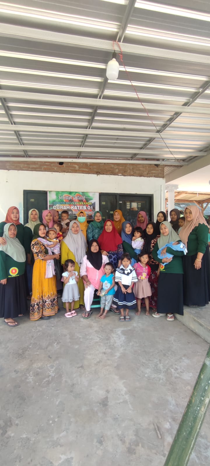 Pelaksanaan Posyandu Bulan Timbang, Pemberian Vitamin A, dan Program PENARI di Curah Kates 1 Desa Wa